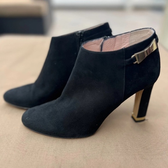 Kate Spade Womens Black Suede Gold Bow Heeled Ankle Bootie Side Zip Size 8.5 - Picture 9 of 9